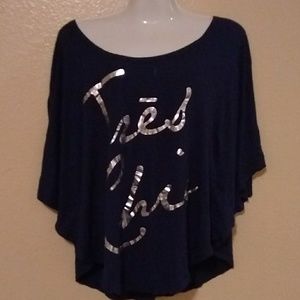 NWOT "Trés Chic" Batwing Top